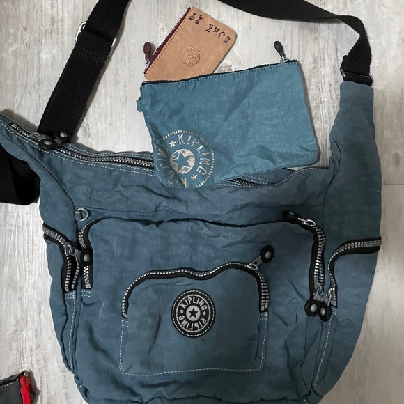 Kipling Blue Crossbody Bag AND two pouches - Picture 5 of 7